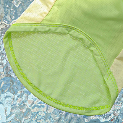 Vest hem and color blocking detail